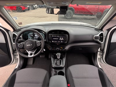 2024 Kia Soul LX IVT