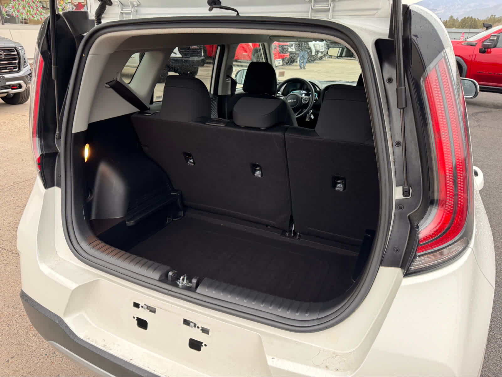 2024 Kia Soul LX IVT