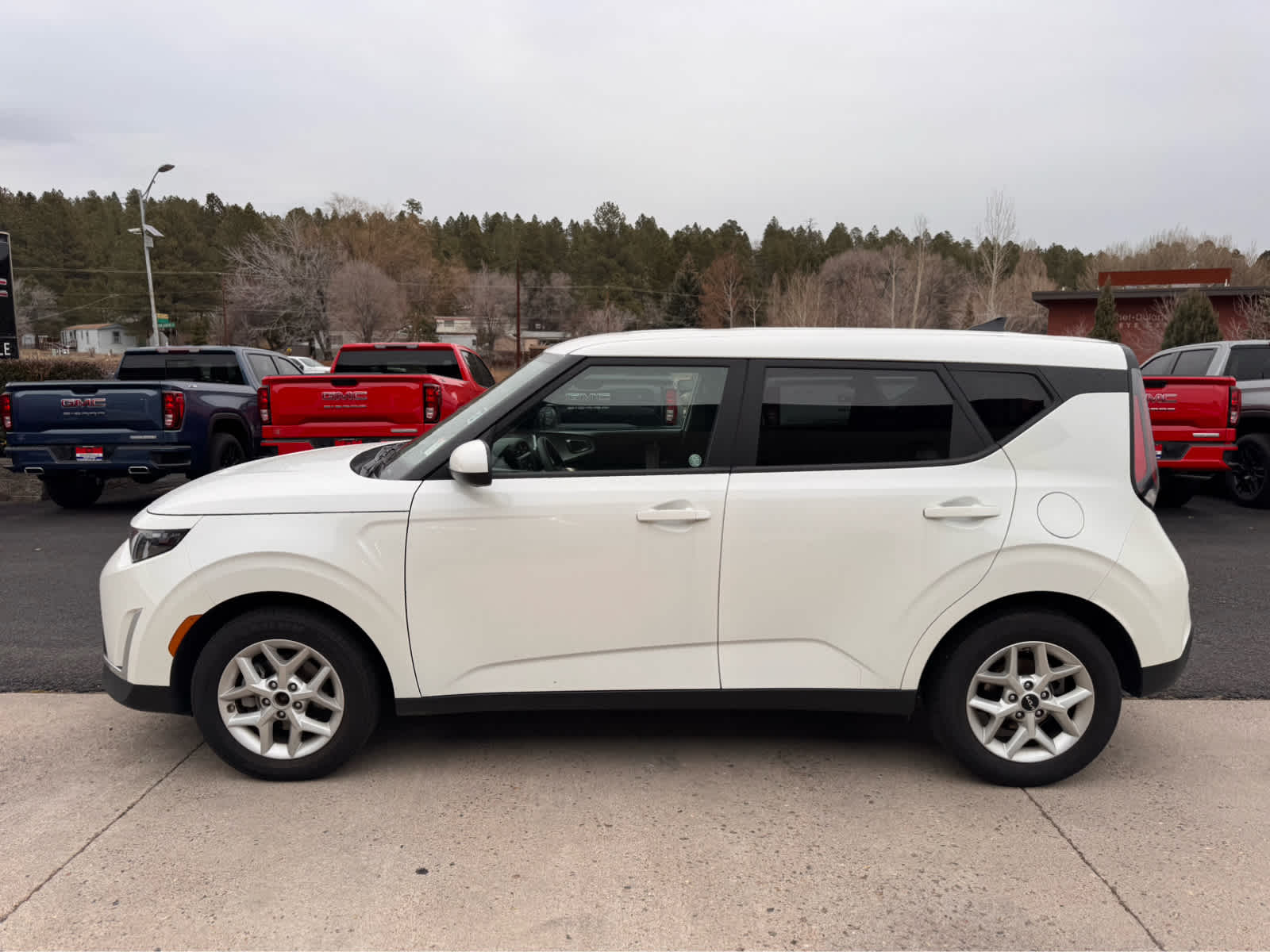 2024 Kia Soul LX IVT