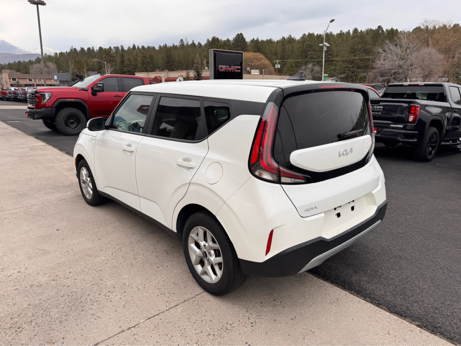 2024 Kia Soul LX IVT