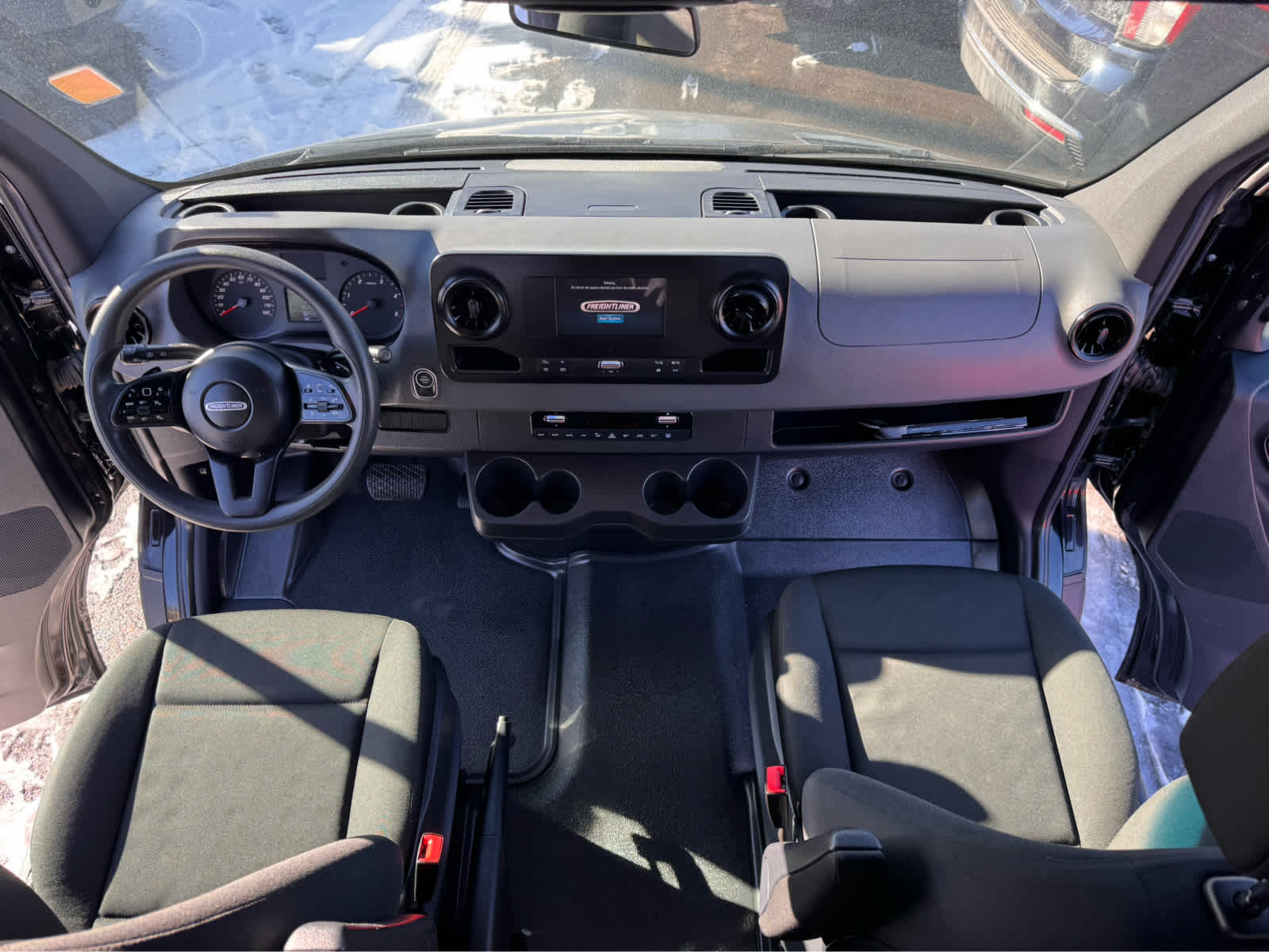 2019 Freightliner Sprinter Passenger 2500 High Roof V6 144 RWD