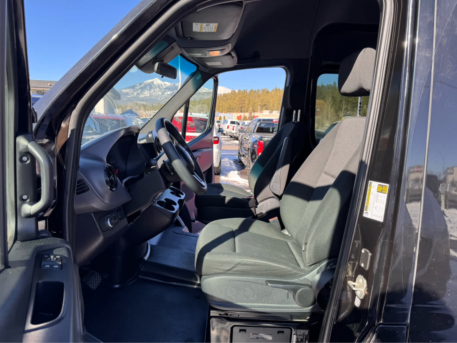 2019 Freightliner Sprinter Passenger 2500 High Roof V6 144 RWD